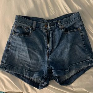 American eagle mom jean style shorts